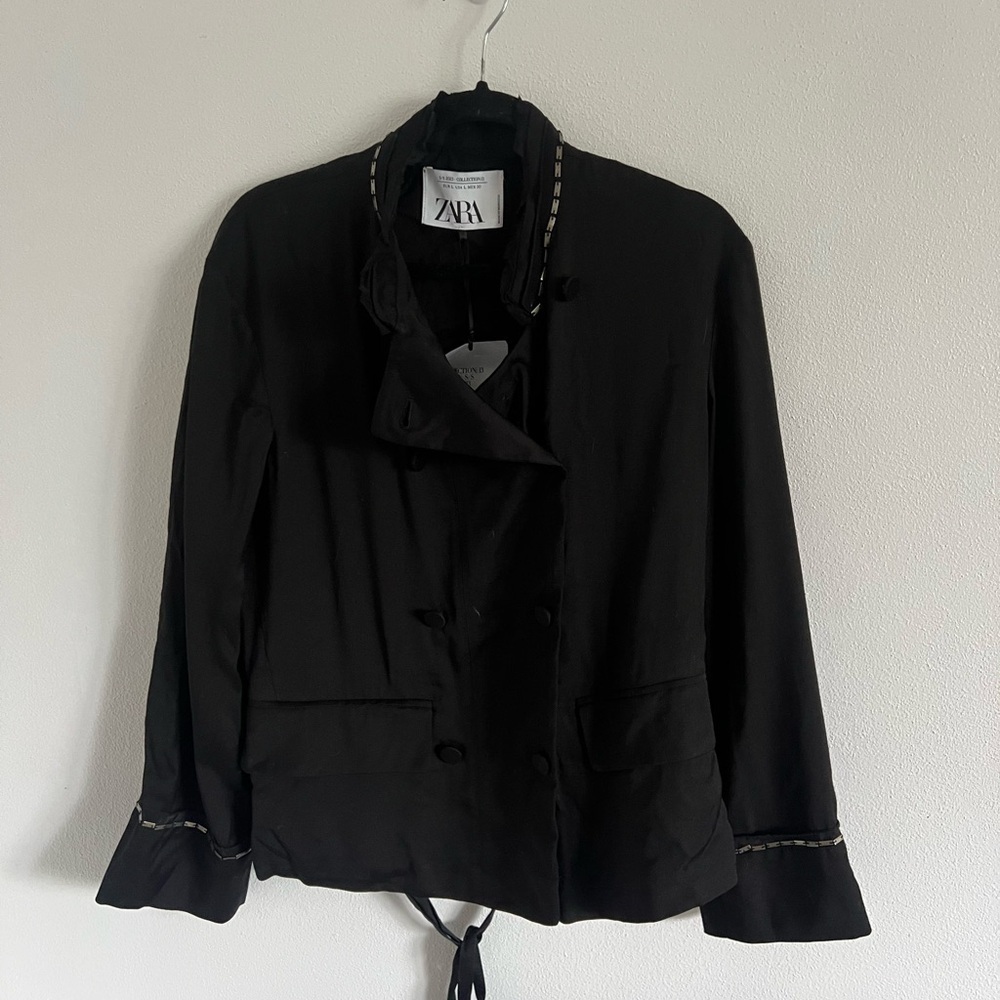 NWT 2023 Collection Zara Cropped Trench Coat, size L - Picture 2 of 6